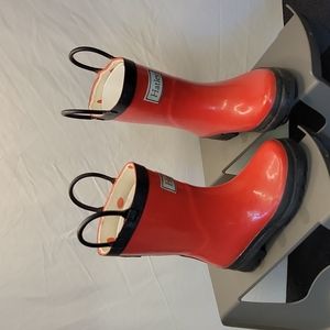 Hatley rain boots in like new condition.  Kids size 7